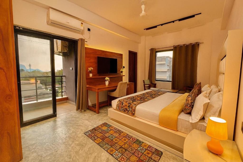 Hotel Belwoods Near Delhi Airport