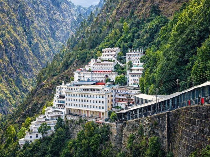 🌄 Jammu and Vaishno Devi Tour Package (2 Nights / 3 Days)