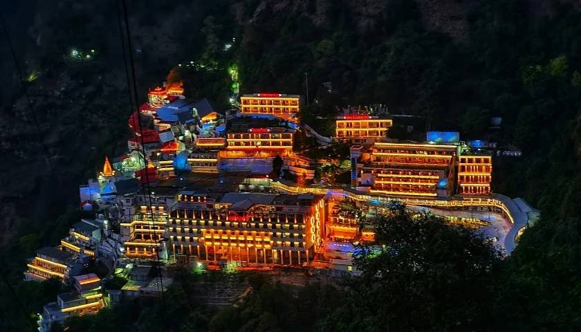 🌄 Jammu & Vaishno Devi Tour Package (3 Nights / 4 Days)