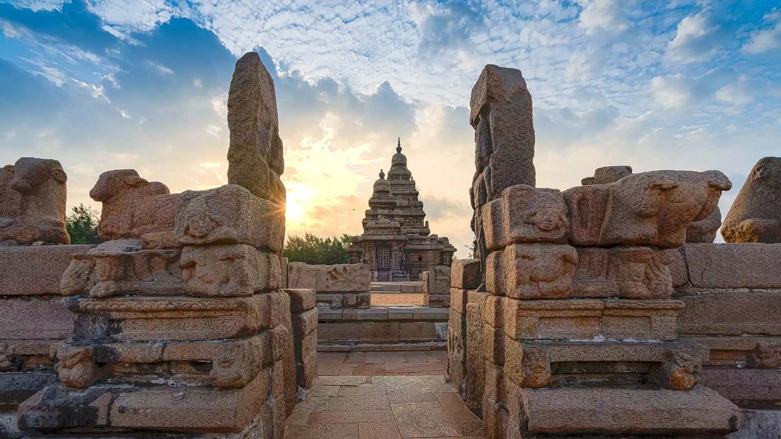 Tamil Nadu Temple & Heritage Escape 🛕🌊
